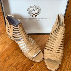 🌼Brand NEW Vince Camino Revey Sandals🌼